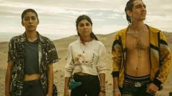 Sayen: La Ruta Seca scene 1: 2 Indigenous people in the mountains