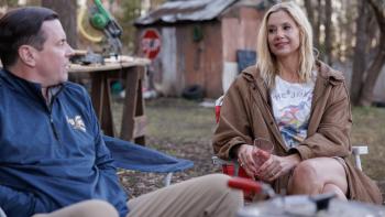Signing Tony Raymond movie: Michael Mosley chats with Mira Sorvino by an outdoor grill