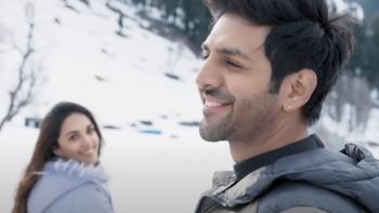 Satyaprem Ki Katha: Sattu and Katha smile in a setting of mountains and snow