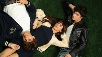 Tell Me Softly Movie: 3 main cast members lounge