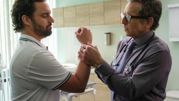 The Dink: Jake Johnson and Ben Stiller in the doctor's office.