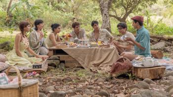 The Archies: The gang has a picnic in the park.