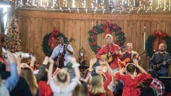 The Farmer and the Belle: Saving Santaland Movie:  Scene #3