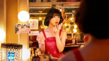 This is I: Haruki Mochizuki applies lipstick