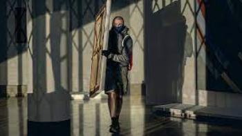 Vjeran Tomic: The Spider-Man of Paris: Man standing in shadows