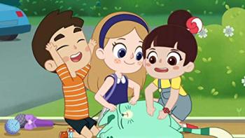 Luo Bao Bei and her friends. 