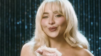 A Nonsense ChristmaA Nonsense Christmas with Sabrina Carpenter TV show screenshot 1: Sabrina Carpenter throws kiss to camera. 