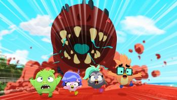 Angry Birds Mystery Island screenshot 3: Hamylton, the piglet, and hatchlings Mia, Rosie and Buddy being chased by a sandworm