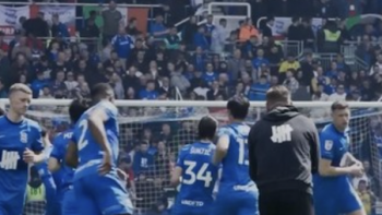 vscreenshot 3: Birmingham City players in blue uniforms on the pitch.