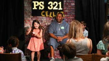 Celebrity Substitute TV: Keenan Thompson performs improv with a young girl