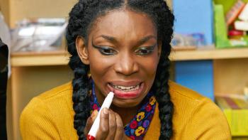 Chewing Gum TV Show: Tracey struggles with makeup