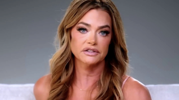 Denise Richards & Her Wild Things screenshot 1: Denise Richards talks to camera.