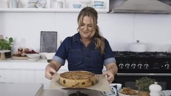 Donna Hay Christmas TV Show: Donna takes a pie out of the oven