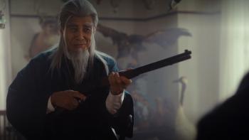 Golden Kamuy – The Hunt of Prisoners in Hokkaido – TV Show: Hijikata Toshizo holds a gun up to another person while smirking