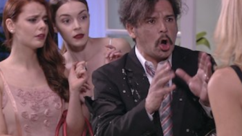 Heidi, Bienvenida a Casa TV Series: A passionate exchange. 