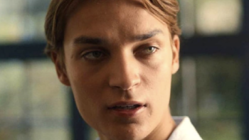 High Tides TV show screenshot 1: Close up of Willem De Schryvr as Alex.