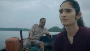 Kaala Paani TV show screenshot 3: Ritu Gagra (Radhika Mehrotra) takes boat to the islands.