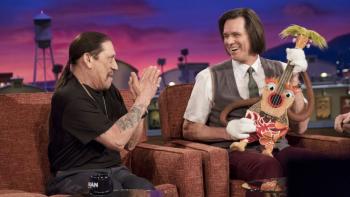 Kidding TV Series: Jeff Pickles (Jim Carrey) and Danny Trejo on a late-night talk show