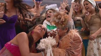 La Familia P. Luche TV Show: Scene #3