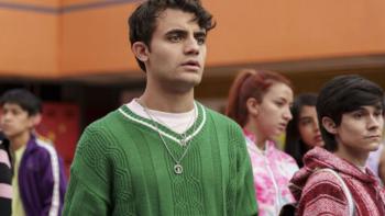 La flor mas bella/The Most Beautiful Flower TV show screenshot 2: A teen boy looks a bit shocked. 