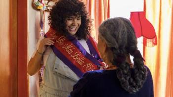 La flor mas bella/The Most Beautiful Flower TV show screenshot 4: A curly-haired Latina teen puts on a sash