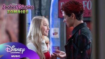 Locker Diaries ZOMBIES TV show screenshot 1: Nova and Victor stare in each others' eyes, enamored, in the middle of the school hallway.