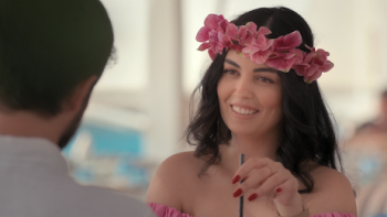 Love is Blind, Habibi TV show screenshot 3: A female contestant is on a live date with her match. 