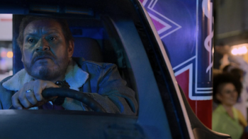 Midnight Family screenshot 2: Ramón drives ambulance through crowd.