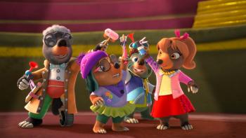 Moley TV show screenshot 2: Uncle Mishmosh, Dotty and Moley celebrate with Mona Lisa