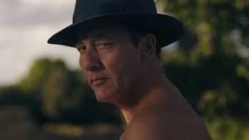 Monsieur Spade TV show screenshot #3: profile view of Sam Spade (Clive Owen)