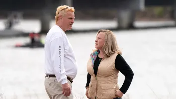 Murdaugh: Death in the Family screenshot: The Murdaughs talk outside