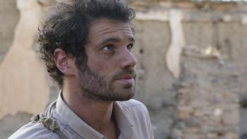 No Man's Land TV Show: Antoine (Félix Moati) searches for his sister