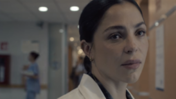 Santita TV show screenshot 1: Santita looks thoughtful in a hospital corridor. 