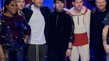Songland TV Series:Posing with the Jonas Brothers. 