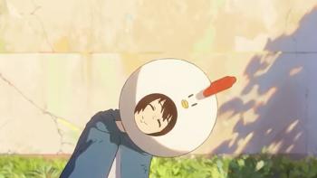 Tatsuki Fujimoto 17-26 TV show screenshot 1: Ami, dressed like a chicken, leans over and smiles