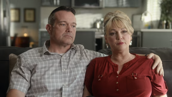 The Idaho Murders: College Nightmare screenshot 2: Steve and Kristi Goncalves sitting on a couch together looking reflective