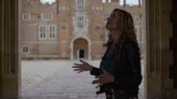Showcasing Hampton Court. 