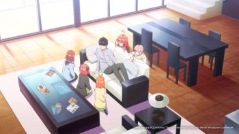 The Quintessential Quintuplets Movie: screenshot of Nakano sisters sitting around Futaro