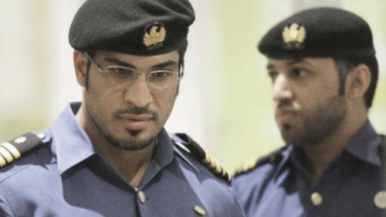 Ultimate Airport Dubai screenshot 2: Border Control and Customs agents in uniform. 