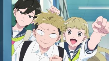 You and I Are Polar Opposites TV show screenshot 2: Suzuki's friends cheer her on, leaning out the classroom door.
