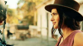 Zorro screenshot 2: Lolita pets a horse. 