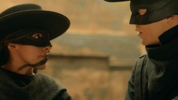 Zorro screenshot 4: Another masked figure stares at El Zorro.