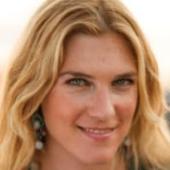 Headshot of Anya Kamenetz