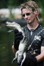 Billy the Exterminator TV Review | Common Sense Media