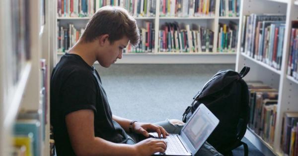 Common Sense Media: 70 Prozent der Jugendlichen nutzen KI für Schularbeiten